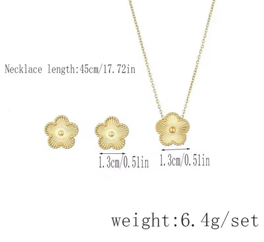 Five Flower Necklace Set