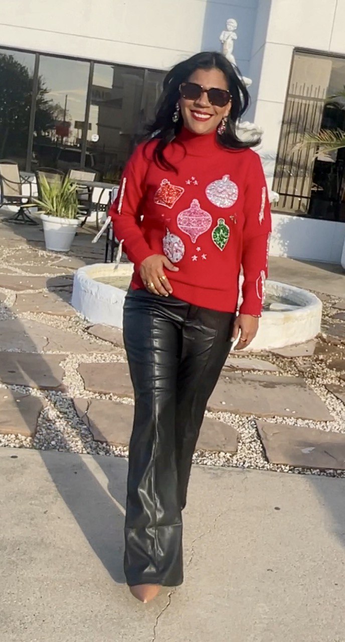 RED ORNAMENTS SWEATER WITH FRINGE SLEEVES