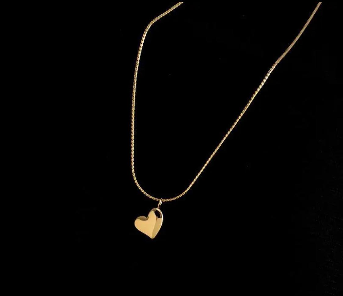 Simple Love Heart Pendant Necklace