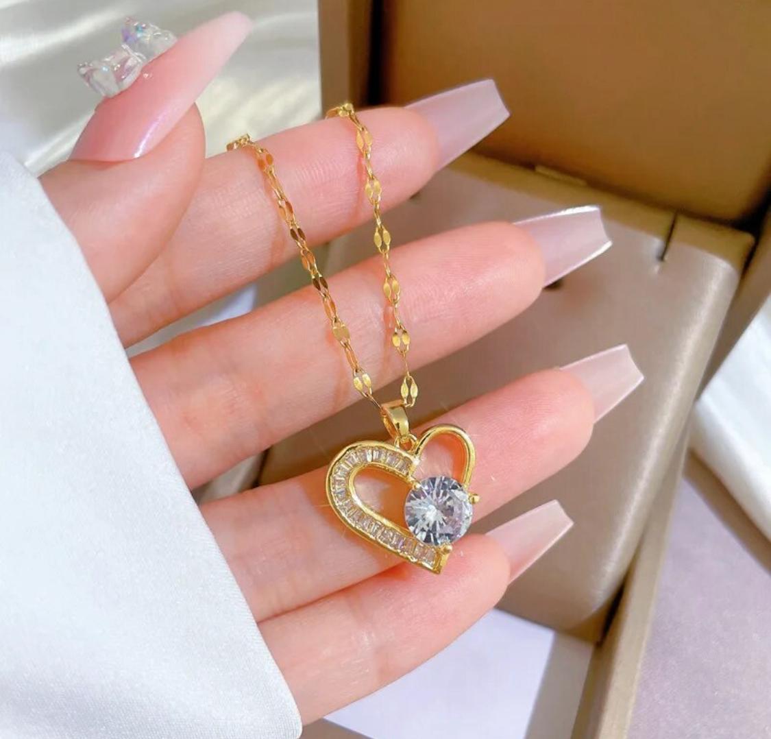 Asymmetrical Heart Zircon Pendant Necklace